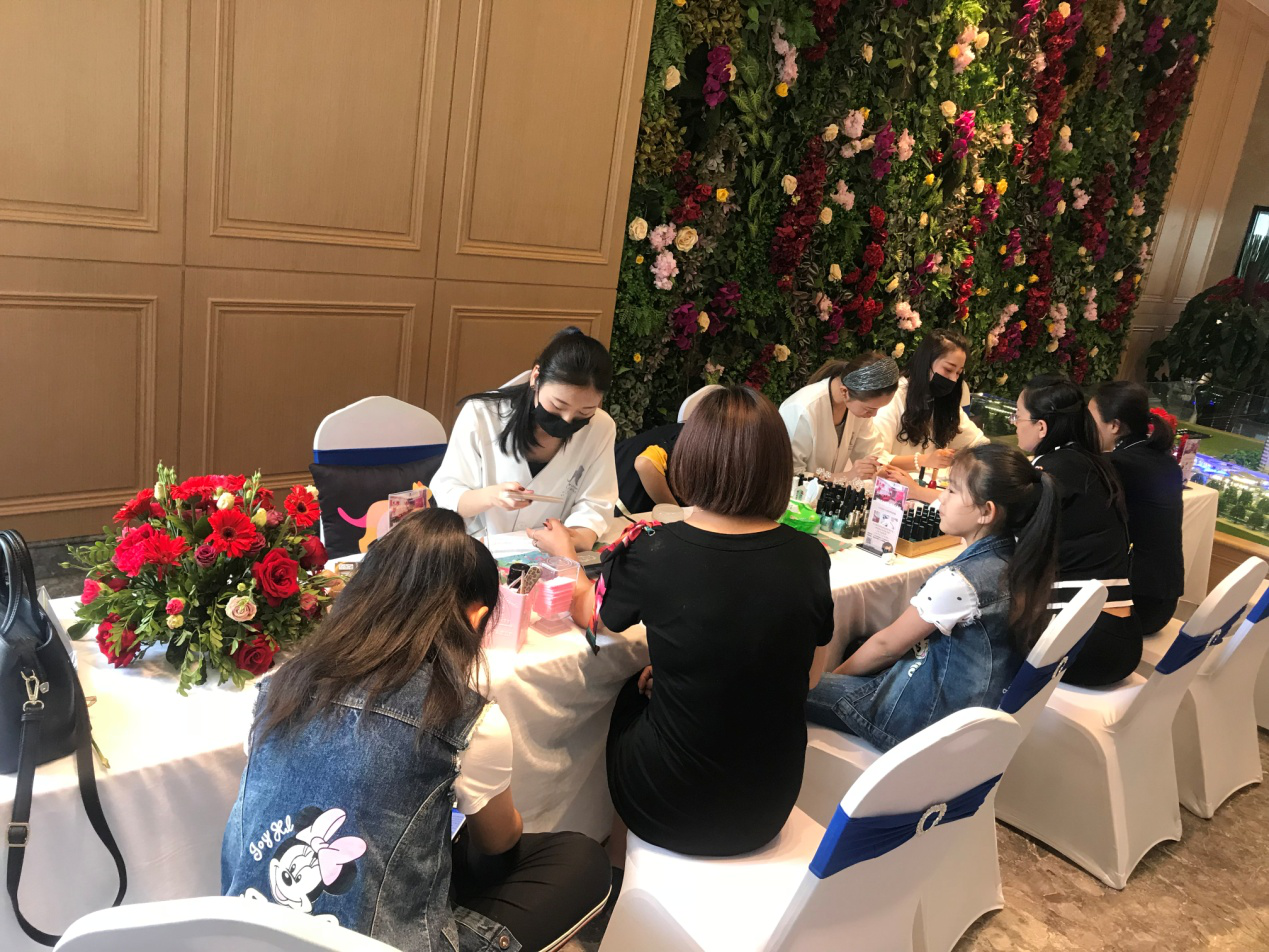 千言萬語，不如傾心陪伴  ——百酈灣項目感恩母親節活動