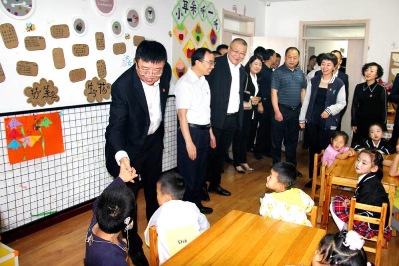 甘肅建投置業(yè)公司開展 “我為群眾辦實事”天線寶寶愛心捐贈活動20210909154007_1.jpg