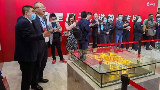 徐昕檢查指導百酈玲瓏府項目首開營銷工作