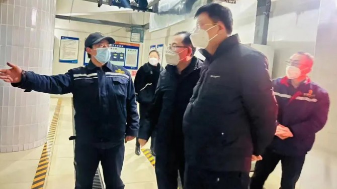 公司領導慰問春節期間在崗職工